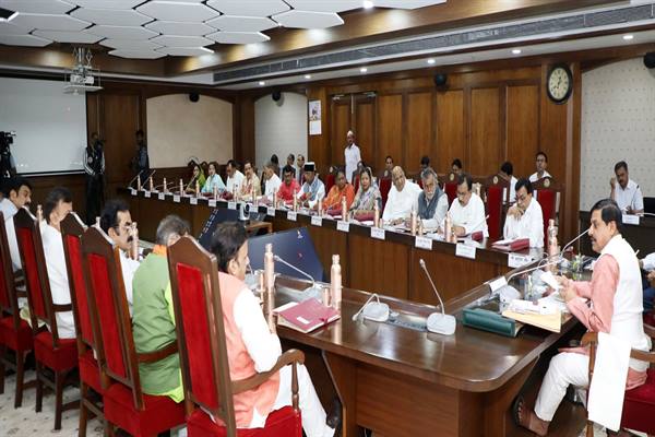 नक्सल प्रभावित जिले बालाघाट, मण्डला एवं डिण्डोरी के लिए विशेष सहयोगी दस्ते के 850 पद स्वीकृत