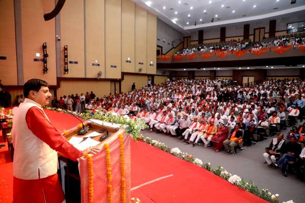 कर्मयोगी हैं प्रदेश के कर्मचारी, उनकी कर्तव्य निष्ठा से ही देश के अग्रणी राज्यों में शामिल है हमारा प्रदेश: मुख्यमंत्री डॉ. यादव