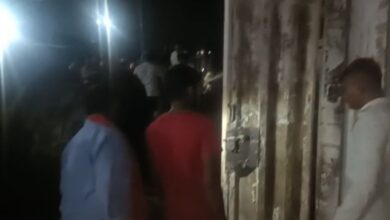 कंटेनर में शार्ट सर्किट से भीषण आग, दो लोगों की मौत