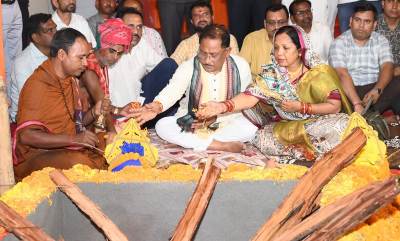 सीएम भगवान जगन्नाथ मंदिर के प्राण प्रतिष्ठा कार्यक्रम में हुए शामिल, महतारी सदन का भूमि पूजन