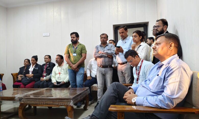 रेलवे स्टेशन पर यात्रियों की संरक्षा सुरक्षा के लिए सघन अभियान रेलवे स्टेशन पर यात्रियों की संरक्षा सुरक्षा के लिए सघन अभियान