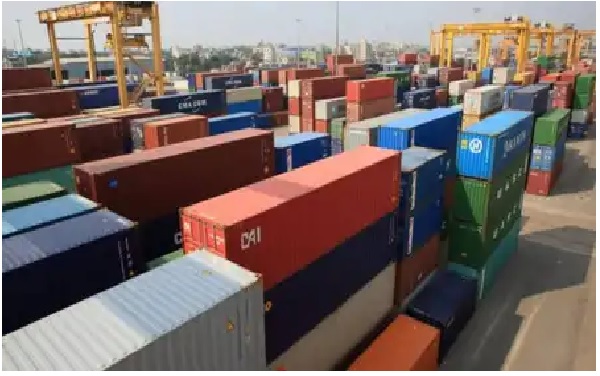 भारत ने बांग्लादेश से रेडीमेड गारमेंट्स, प्रोसेस्ड फूड जैसे सामानों के आयात पर लगाया प्रतिबंध