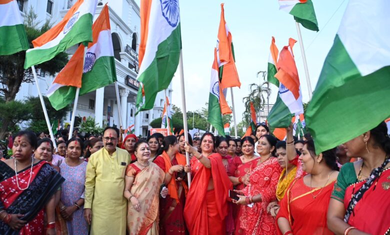ऑपरेशन सिंदूर की सफलता पर रायपुर में महिलाओं ने उत्साह से निकाली तिरंगा यात्रा