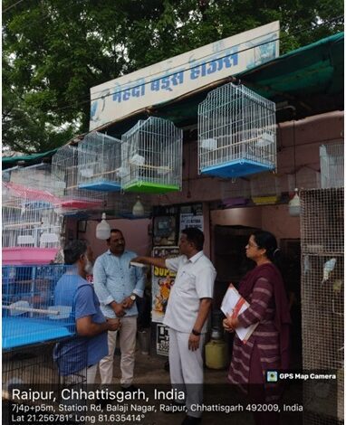 पालतु पशु दुकानों में प्रशासन की दबिश, नियमों के उल्लंघन पर कार्रवाई की चेतावनी पालतु पशु दुकानों में प्रशासन की दबिश, नियमों के उल्लंघन पर कार्रवाई की चेतावनी