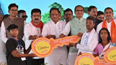 अब कोई गरीब कच्चे मकान में नहीं रहेगा, सबके बनेंगे पक्के मकान : केंद्रीय मंत्री चौहान अब कोई गरीब कच्चे मकान में नहीं रहेगा, सबके बनेंगे पक्के मकान : केंद्रीय मंत्री चौहान