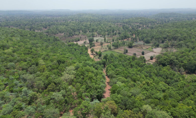 अब सफर होगा आसान : जुनवानी से चिखलीटोला तक बनेगी पक्की सड़क अब सफर होगा आसान : जुनवानी से चिखलीटोला तक बनेगी पक्की सड़क