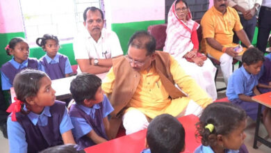 पढ़ाई ठीक से करना है न… मोबाइल ज्यादा नहीं देखना