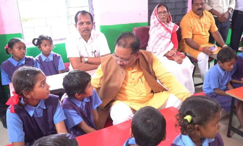 पढ़ाई ठीक से करना है न… मोबाइल ज्यादा नहीं देखना