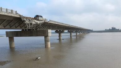 बिहार में निर्माणाधीन बिहपुर-फुलौत कोसी पुल का बड़ा हिस्सा टूटा