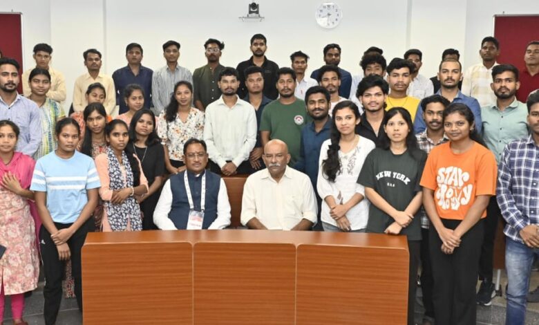 दंतेवाड़ा के युवाओं की आत्मनिर्भरता की ओर प्रेरणादायक यात्रा, आईआईएम में उद्यमिता प्रशिक्षण से बदली जीवन की दिशा