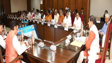 कैबिनेट फैसला : 20 हजार 600 सुदूर बसाहटों को मुख्य मार्ग से जोड़ने 21 हजार 630 करोड़ रूपये की सैद्धांतिक स्वीकृति कैबिनेट फैसला : 20 हजार 600 सुदूर बसाहटों को मुख्य मार्ग से जोड़ने 21 हजार 630 करोड़ रूपये की सैद्धांतिक स्वीकृति