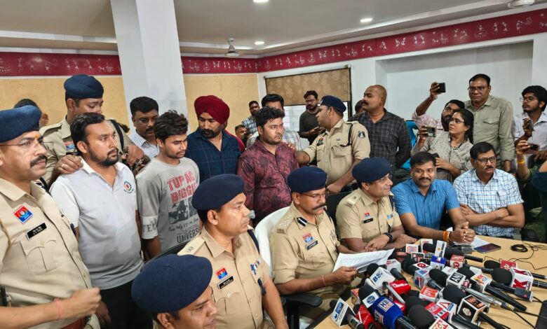 क्लाईंट की हत्या की घटना को अंजाम देने वाले वकील व उसकी पत्नि सहित कुल 04 गिरफ्तार