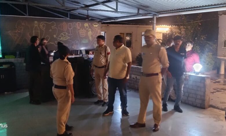 राजधानी के बारों, रेस्टोरेंट और होटलों की जांच राजधानी के बारों, रेस्टोरेंट और होटलों की जांच