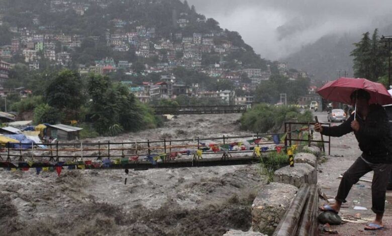 हिमाचल प्रदेश में झमाझम बारिश, भारी बारिश से तबाही, जीवानाला में फटा बादल