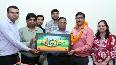 जनसंपर्क विभाग के उपसंचालक आनंद प्रकाश सोलंकी हुए रिटायर, दी गई गरिमामय विदाई जनसंपर्क विभाग के उपसंचालक आनंद प्रकाश सोलंकी हुए रिटायर, दी गई गरिमामय विदाई