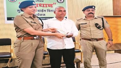 गुम मोबाइल को खोजने कई जगहों पर छापेमारी, 305 मोबाइल खोज निकाला