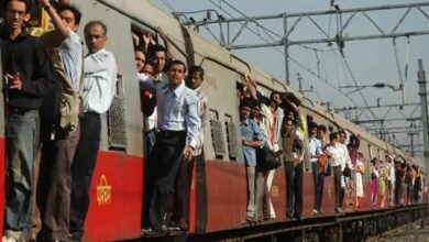 मुंब्रा रेलवे स्टेशन पर लोकल ट्रेन से गिरकर पांच की मौत