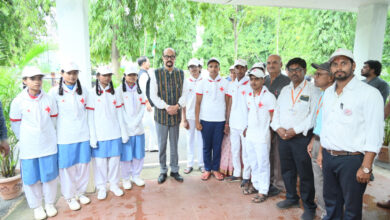 राज्यपाल रमेन डेका से रेड क्रॉस जिला शाखा महासमुंद के प्रतिनिधियों ने की भेंट, गतिविधियों की दी जानकारी