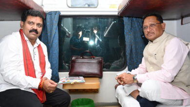 सीएम साय और डिप्टी सीएम ट्रेन से सरगुजा के लिए हुए रवाना