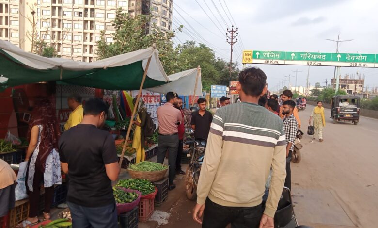 सडक पर कब्जा जमाकर व्यवसाय, ई-चालान से वसूला जुर्माना