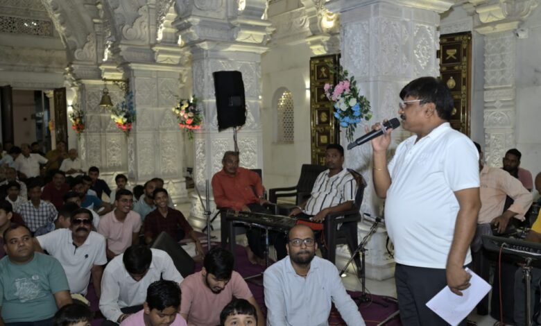 अन्याय कर कमाए हुए पैसों से आपका परिवार सुख भोगेगा लेकिन भुगतना आपको पड़ेगाः साध्वी हंसकीर्ति श्रीजी अन्याय कर कमाए हुए पैसों से आपका परिवार सुख भोगेगा लेकिन भुगतना आपको पड़ेगाः साध्वी हंसकीर्ति श्रीजी