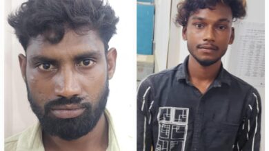 सचिव-सरपंच पर हमला, दो आरोपी गिरफ्तार सचिव-सरपंच पर हमला, दो आरोपी गिरफ्तार