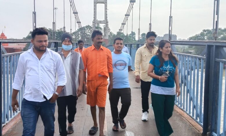 जोन कमिश्नर ने क्लीनलीनेस टारगेट यूनिट और झूला का किया प्रत्यक्ष निरीक्षण जोन कमिश्नर ने क्लीनलीनेस टारगेट यूनिट और झूला का किया प्रत्यक्ष निरीक्षण