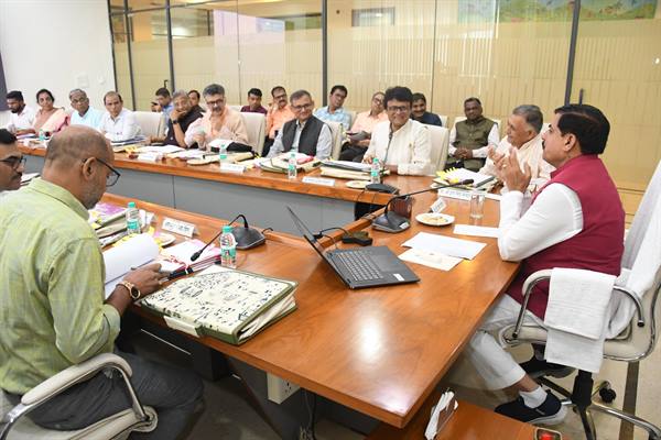 माखनलाल चतुर्वेदी राष्ट्रीय पत्रकारिता विश्वविद्यालय में साइबर और आर्टिफिशियल इंटेलीजेंस पर केंद्रित पाठ्यक्रम आरंभ किए जाएं: मुख्यमंत्री डॉ. यादव