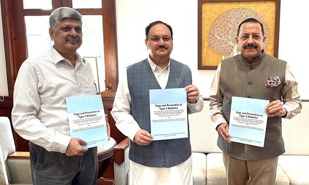 मधुमेह के खतरे को 40 प्रतिशत तक कम कर सकता है योग टाइप 2, स्वास्थ्य मंत्री को सौंपी गई रिपोर्ट
