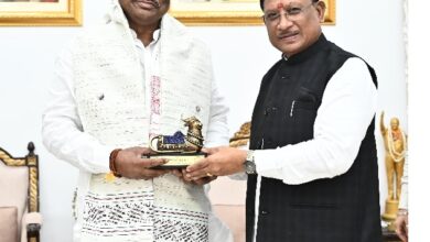 मुख्यमंत्री साय से केंद्रीय मंत्री दुर्गा दास उइके ने की मुलाकात