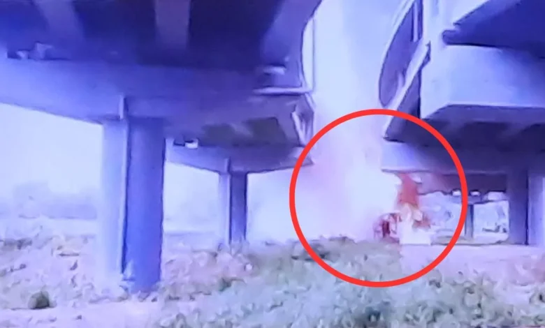 फ्लाईओवर से नीचे गिरा ट्रक, चालक और परिचालक दोनों घायल