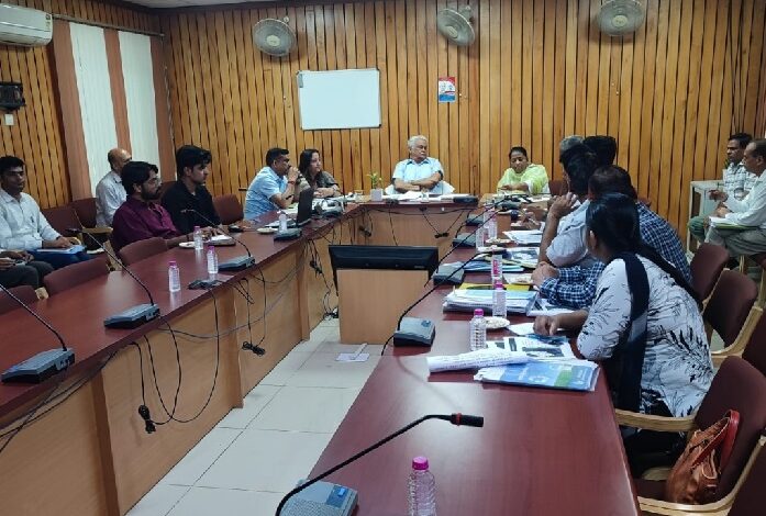 मिलावटी बायोडीजल के विनिर्माताओं एवं खुर्दरा विक्रेताओं के विरुद्ध करे कठोर कार्यवाही : ग्रामीण विकास मंत्री मिलावटी बायोडीजल के विनिर्माताओं एवं खुर्दरा विक्रेताओं के विरुद्ध करे कठोर कार्यवाही : ग्रामीण विकास मंत्री