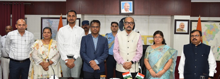 राजभवन के अधिकारियों को स्थानांतरण पर दी गई बिदाई