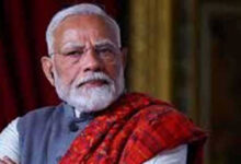 वाराणसी पहुंचे पीएम मोदी, एयरपोर्ट से सभास्थल के लिए हुए रवाना