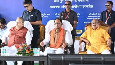 रायपुर-जबलपुर नई एक्सप्रेस ट्रेन सेवा का हुआ शुभारंभ, सीएम साय और रमन सिंह ने दिखाई हरी झंडी